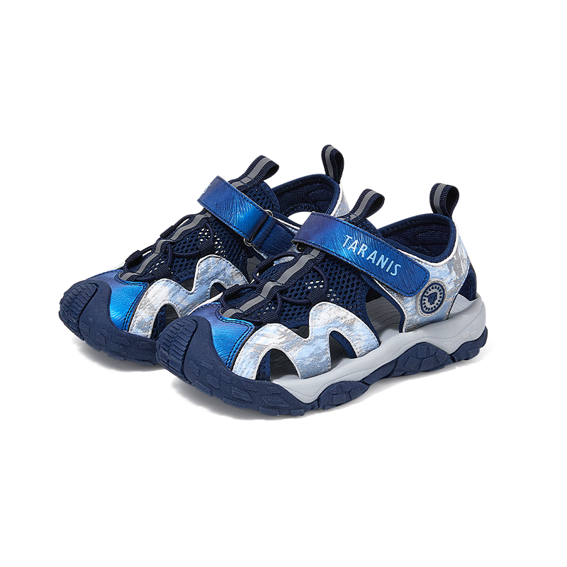 TARANIS Stage 4 Adorable cut-out tire tread sole sandals