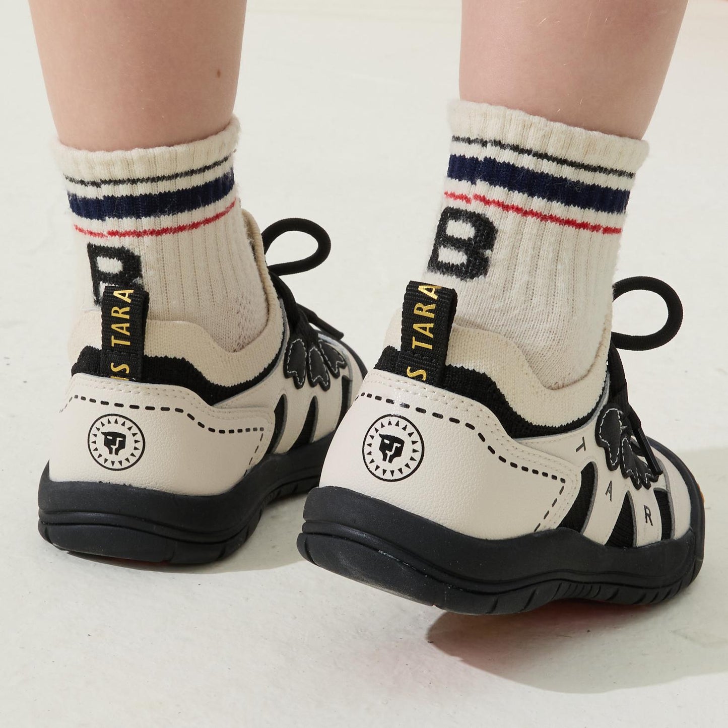 TARANIS Explore Tots Knit Barefoot
